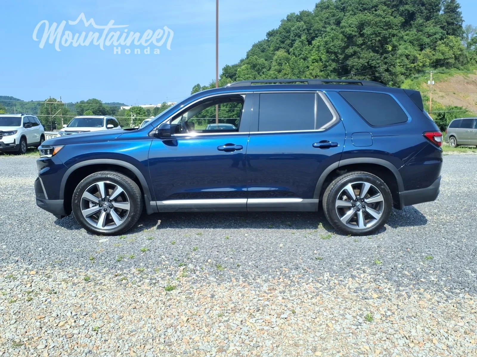 Used 2025 Obsidian Blue Pearl Honda Touring image 8