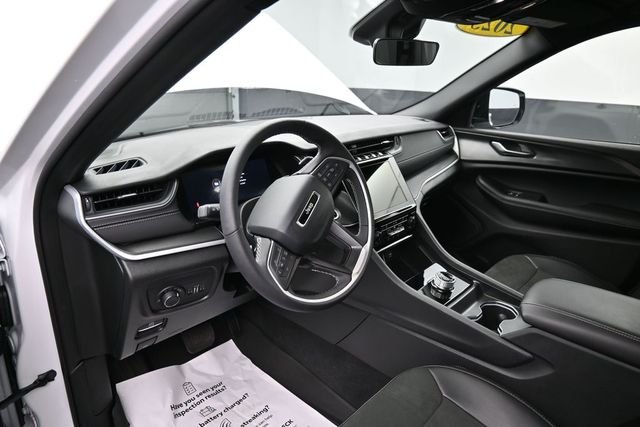 Used 2025 White Jeep Altitude X image 26