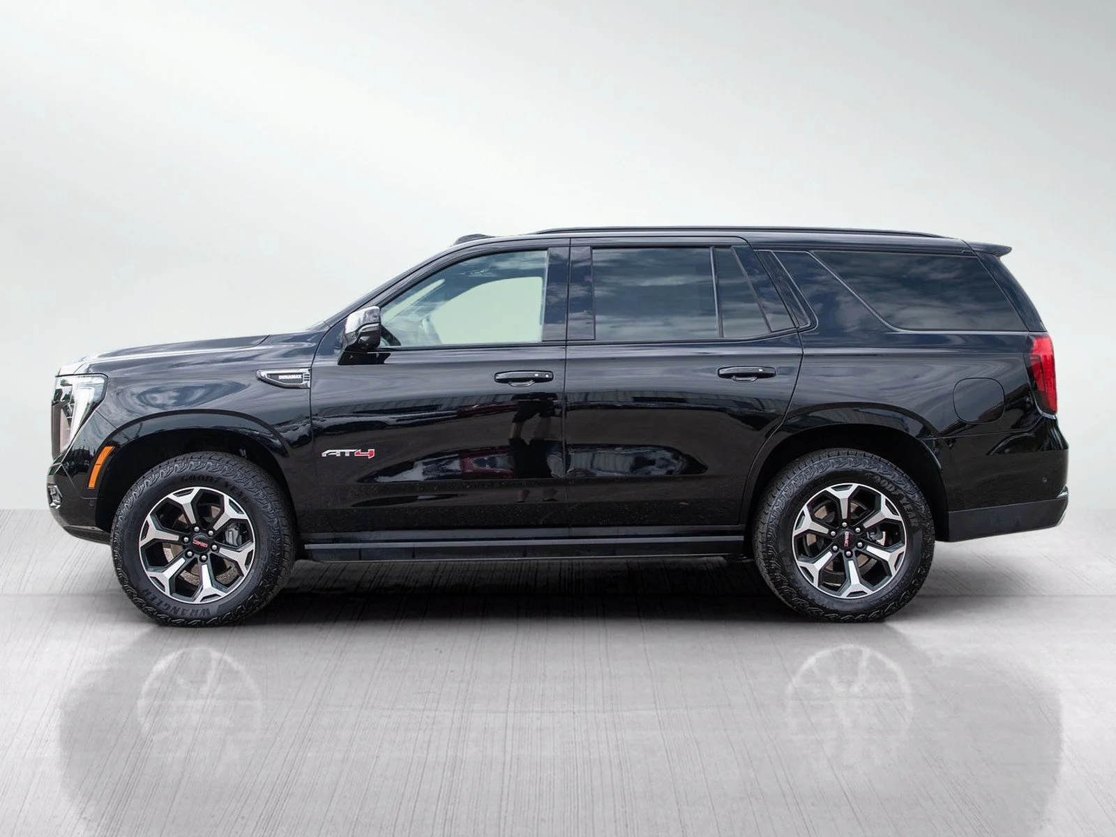Used 2026 GMC Yukon AT4 with VIN 1GKS2CK82TR139140 for sale in Roseville, Minnesota