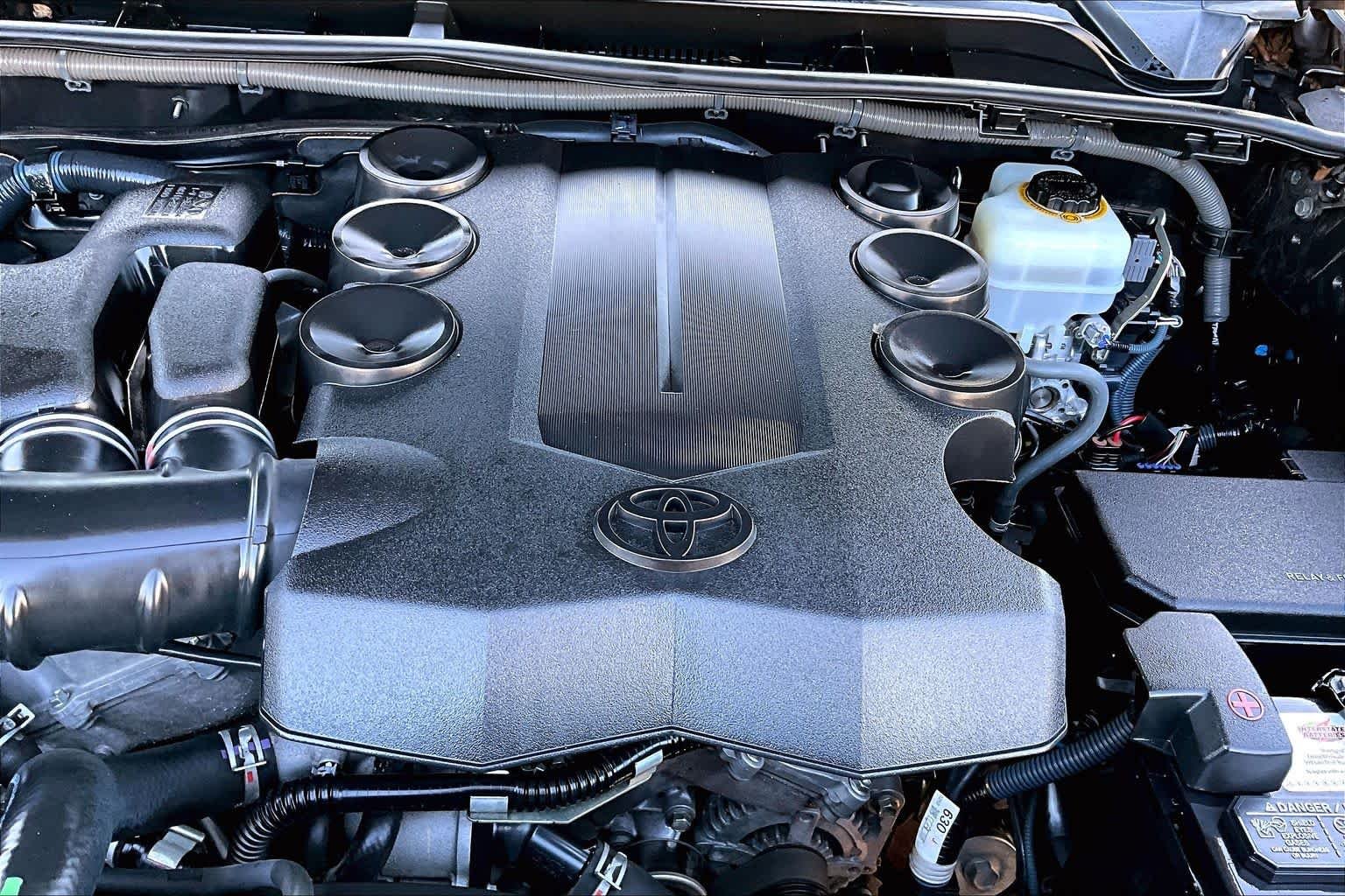 Used 2016 Magnetic Gray Metallic Toyota SR5 Premium image 32