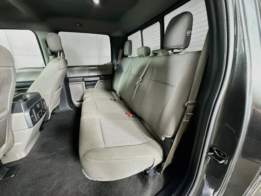 Used 2019 Gray Ford XLT image 28