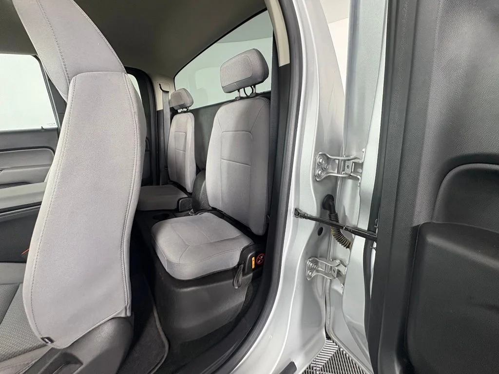 Used 2018 Silver Chevrolet Work Truck image 18