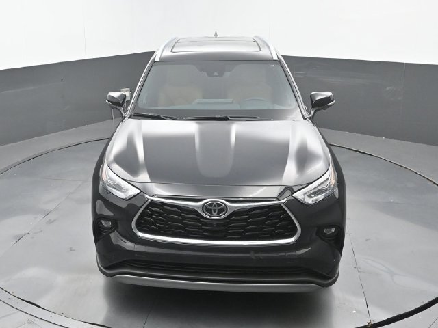 New 2026 Midnight Black Metallic Toyota Platinum image 30