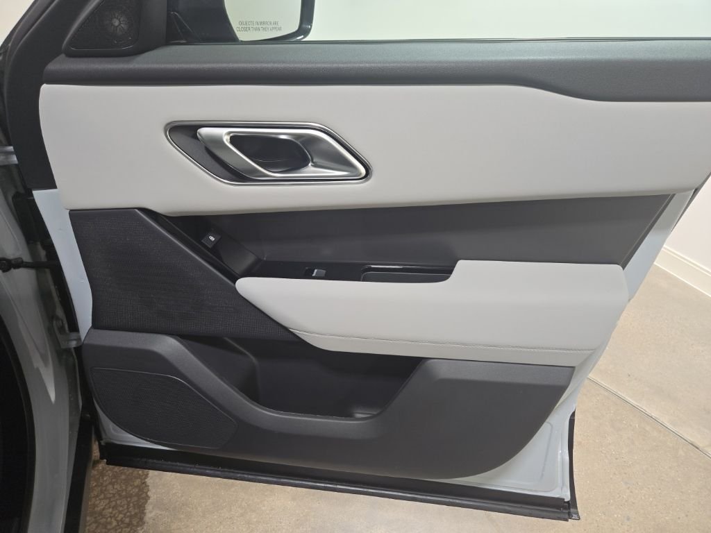 New 2026 Arroios Grey Land Rover S image 22