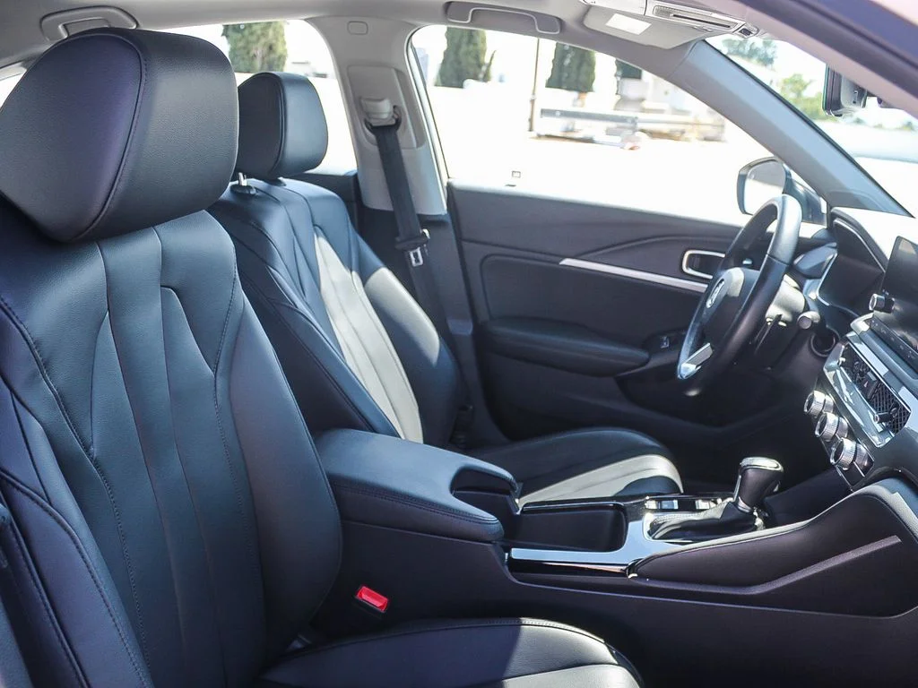 Used 2025 Platinum White Pearl Acura Base image 16