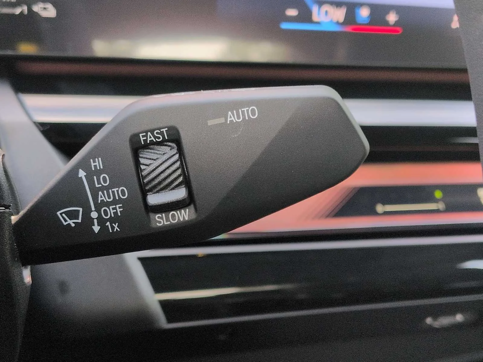 New 2027 Dark Graphite Metallic BMW 550e xDrive image 27