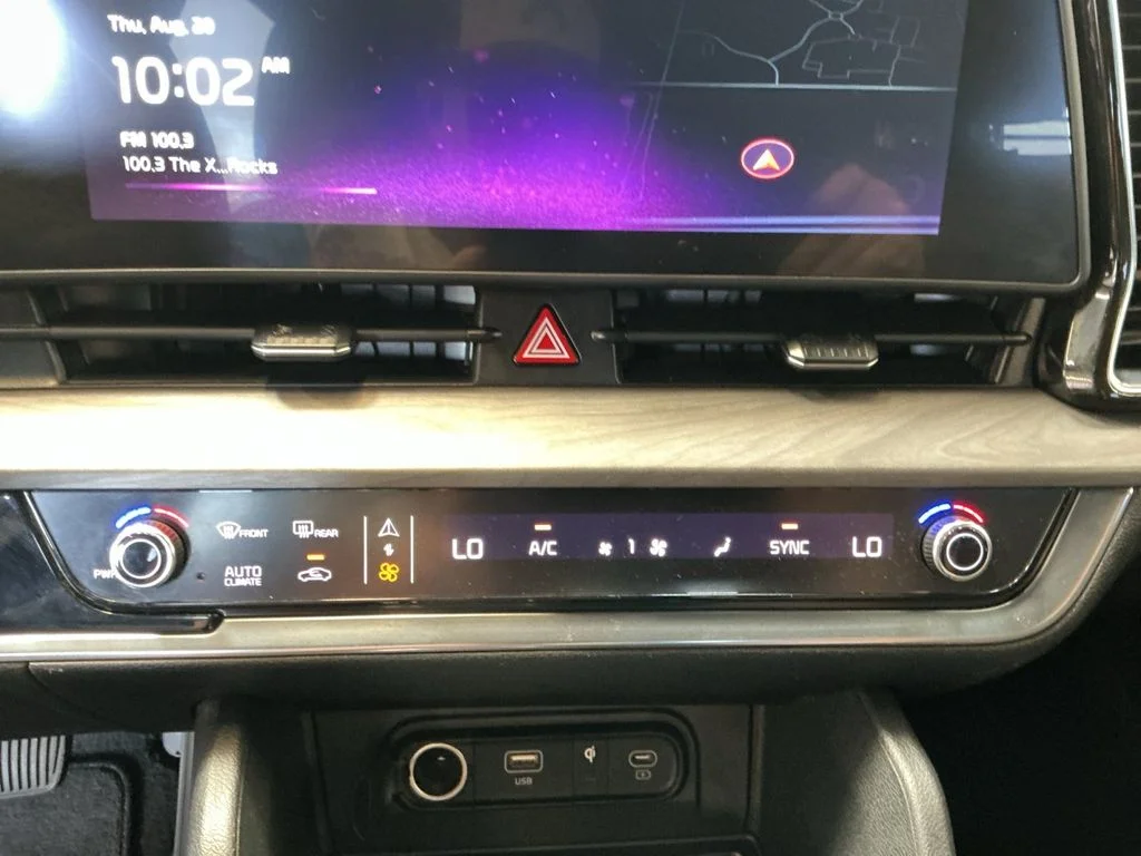 Used 2023 White Kia X-Line image 23