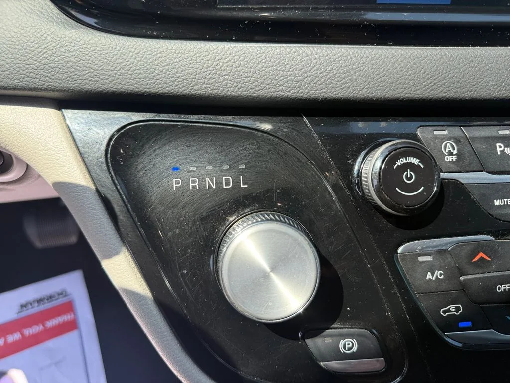 Used 2024 Silver Chrysler Touring L image 33