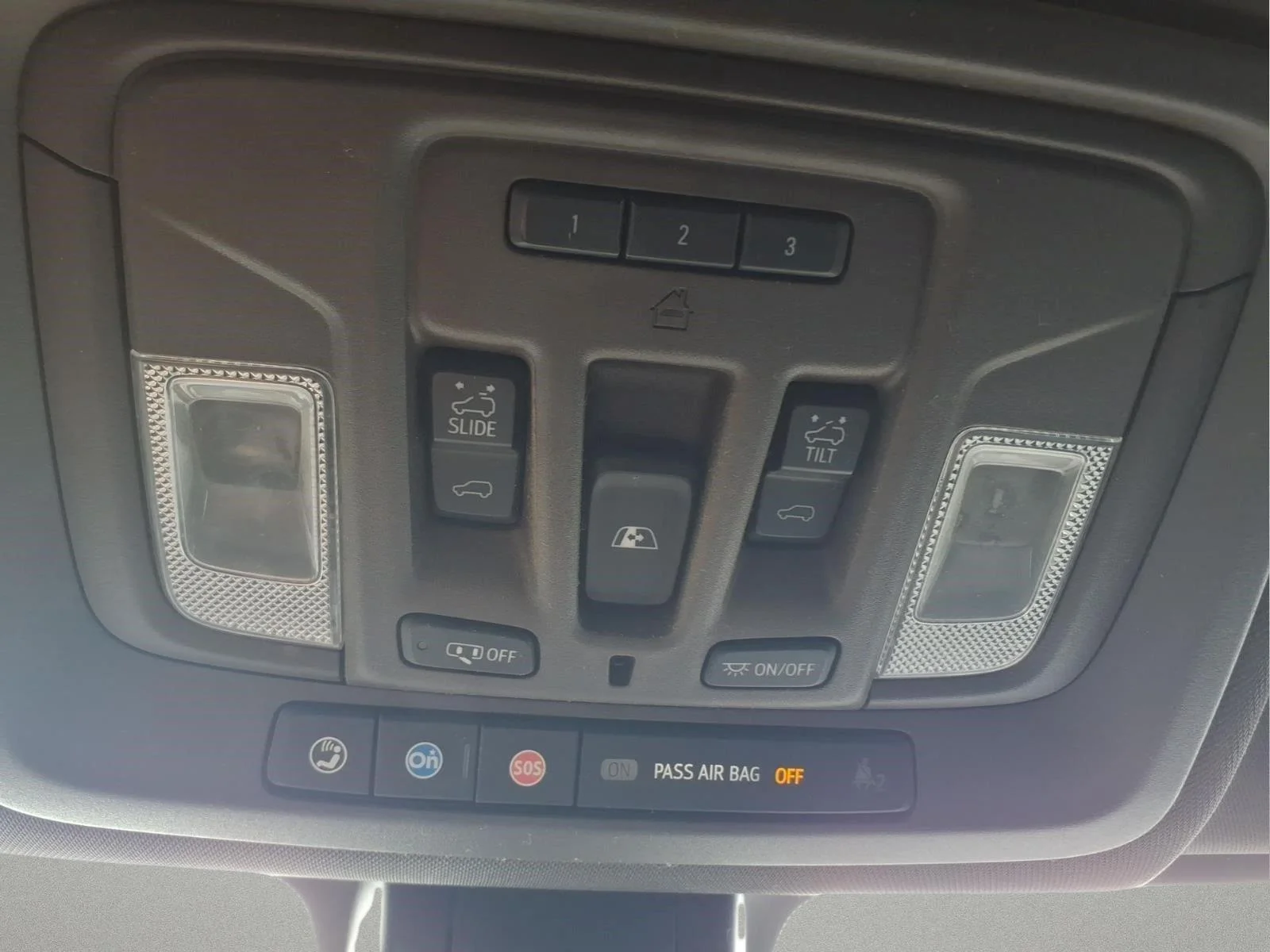 Used 2022 FOREST METALLIC GMC Denali image 29