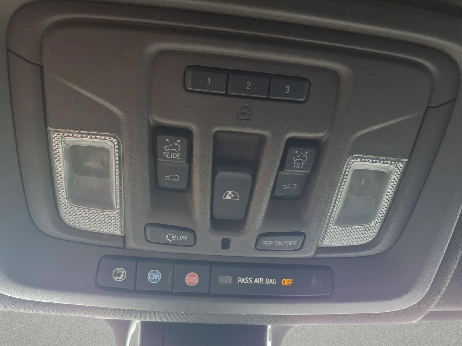 Used 2022 FOREST METALLIC GMC Denali image 29