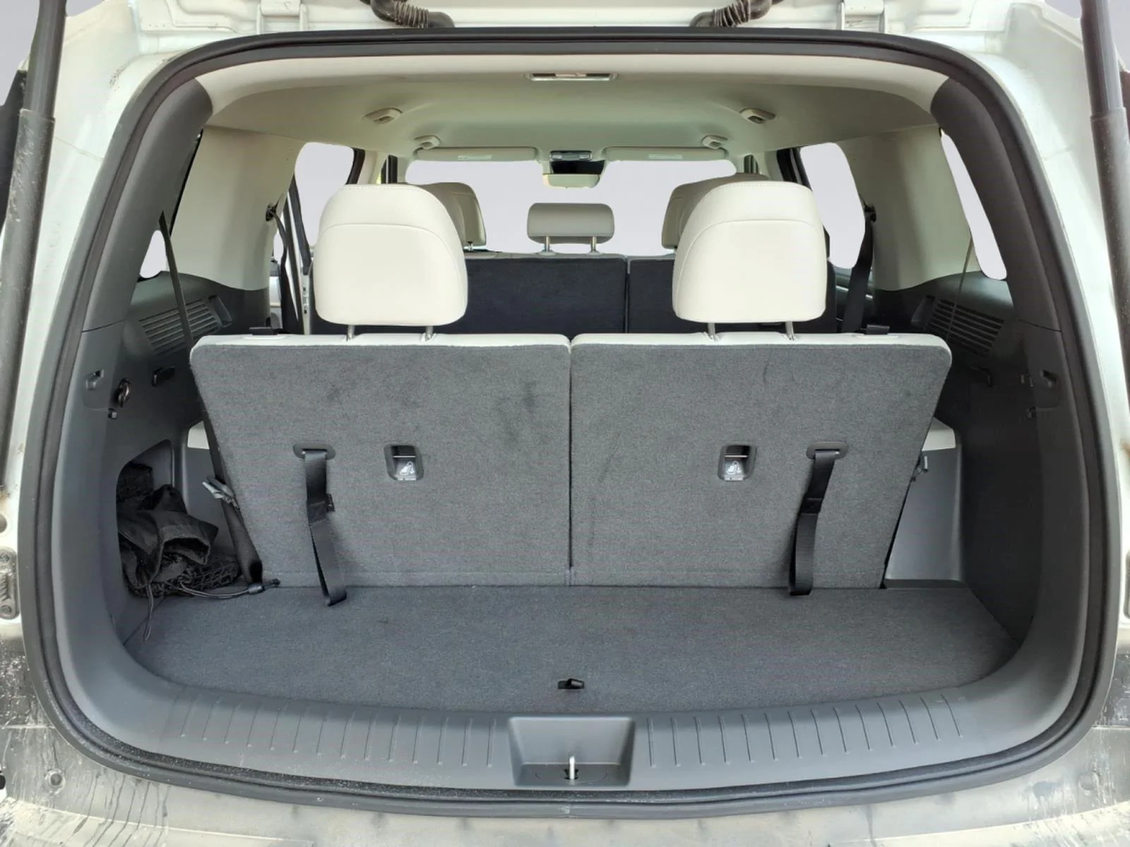 Used 2025  Hyundai SEL image 9