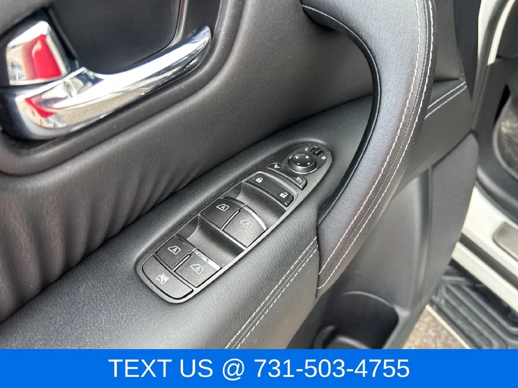 Used 2020 White Nissan Platinum image 12