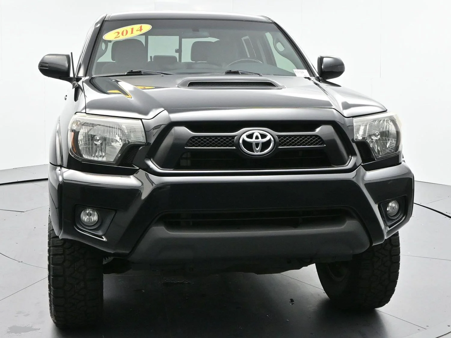 Used 2014 Black Toyota 4WD Double Cab V6 MT (Natl) image 2