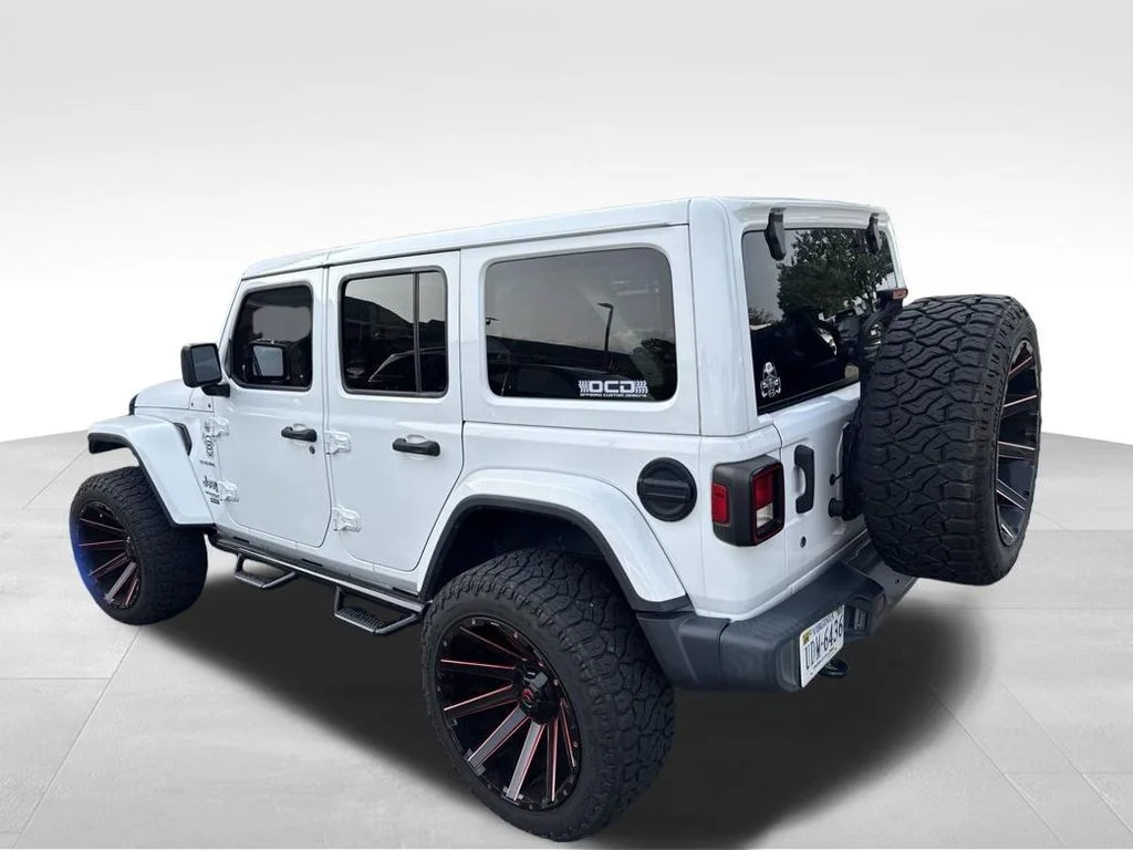 Used 2020 White/off-white Jeep Unlimited Sahara image 4