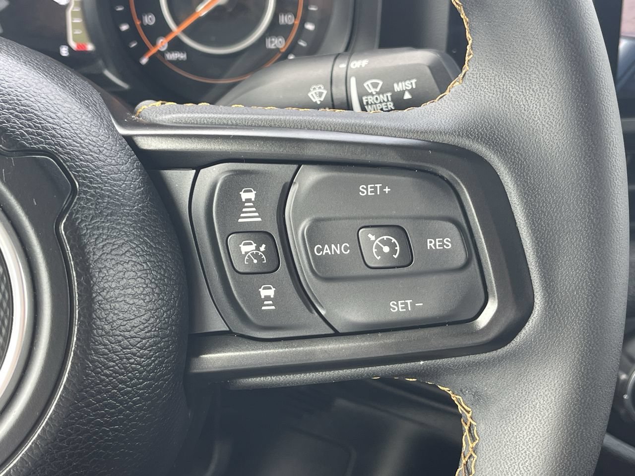 Used 2024 Silver Zynith Clearcoat Jeep Sport S image 34