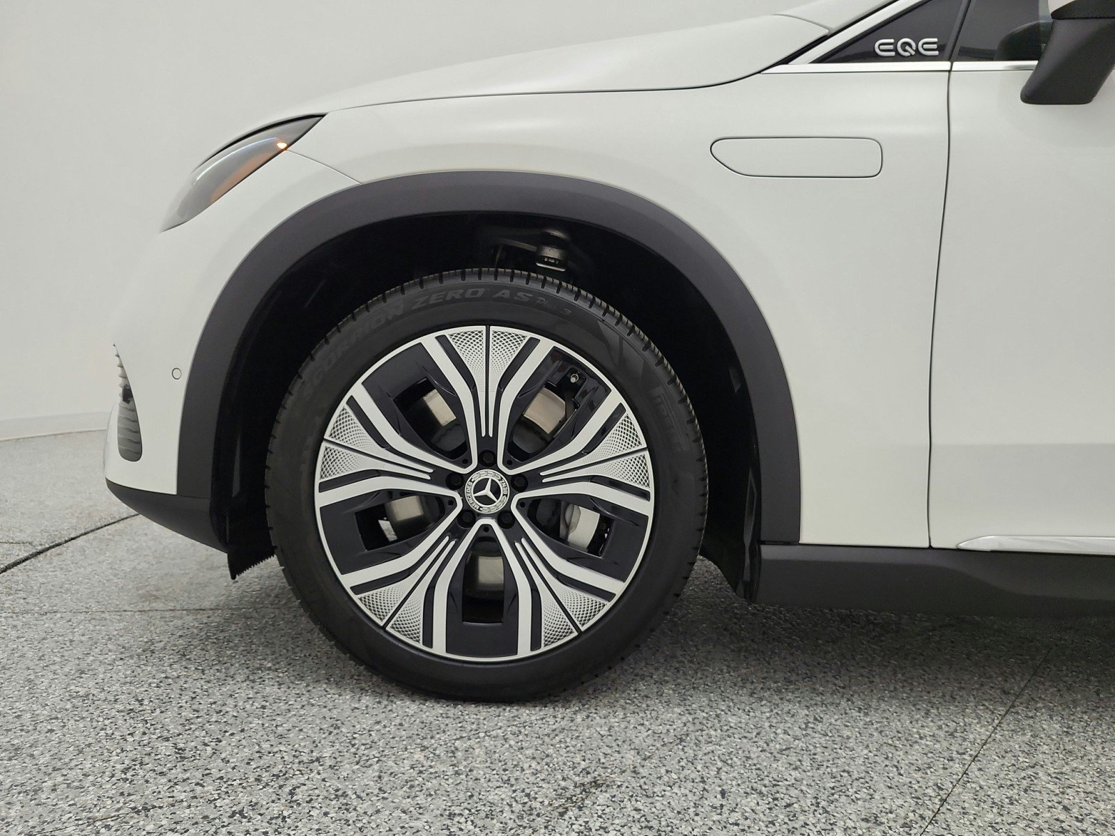Used 2023 Polar White Mercedes-Benz EQE 350+ SUV image 17