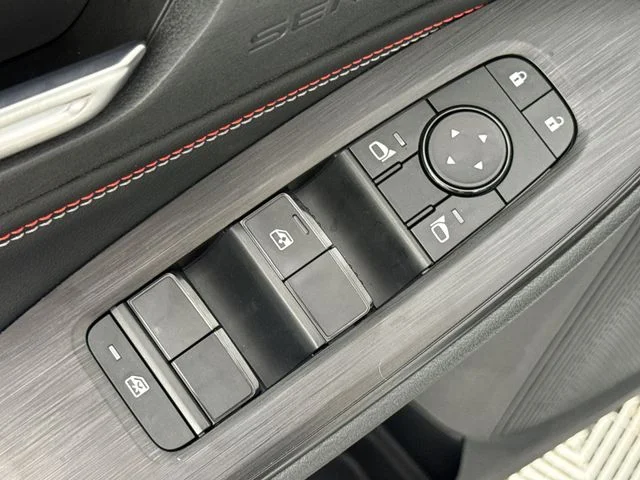 New 2027 Aspen White TriCoat / Super Black Two-tone Nissan SR image 13