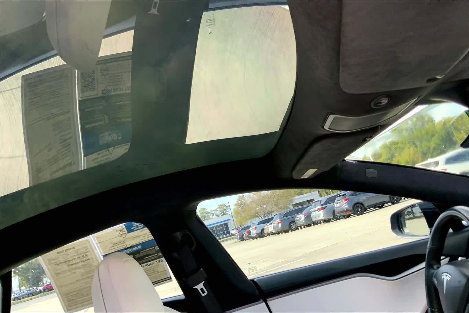 Used 2018 Obsidian Black Metallic Tesla 75D image 13