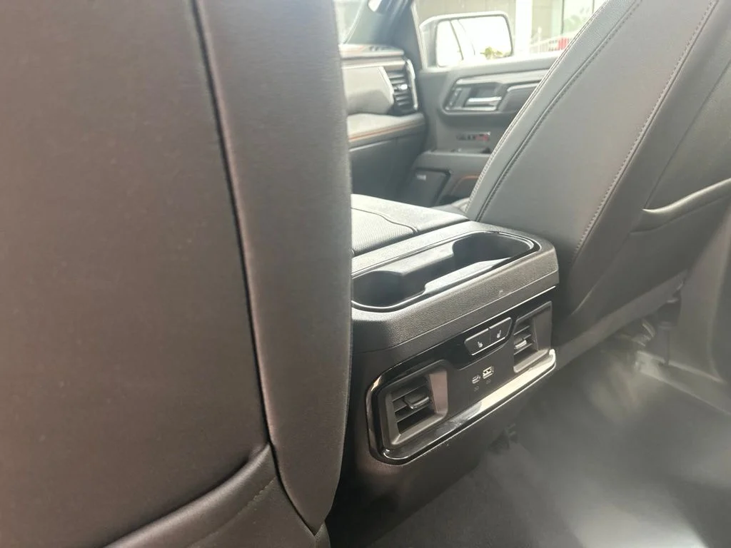 Used 2025 White GMC AT4 image 18