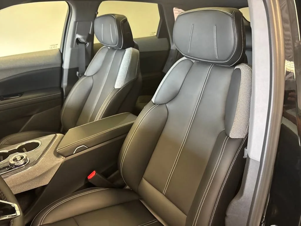 2025 Cadillac OPTIQ Sport 1 - Photo 28