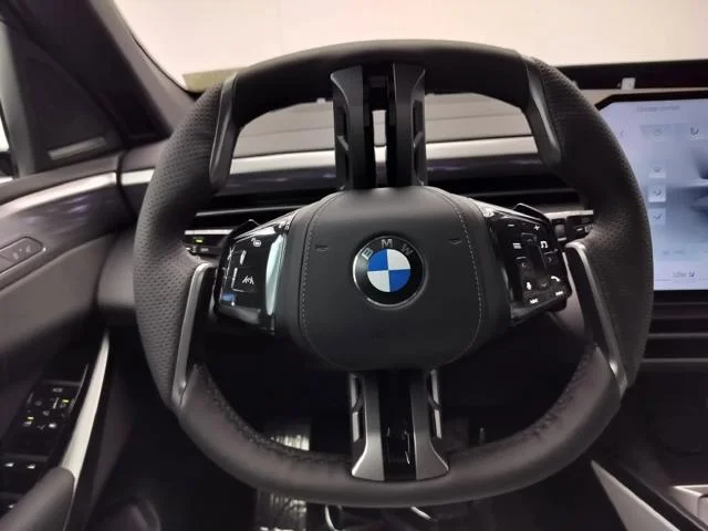 New 2027 Alpine White BMW  image 12