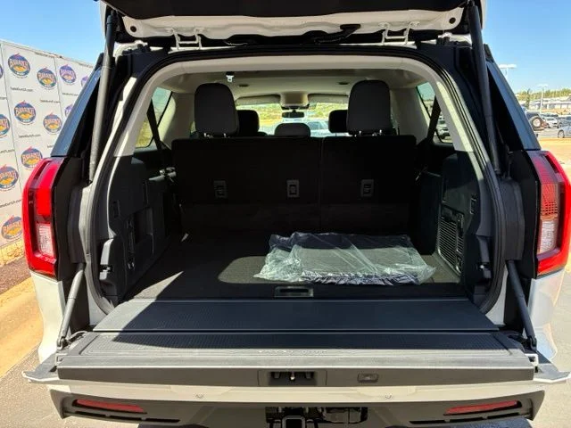 New 2027 Star White Metallic Tri-Coat Ford Active image 6