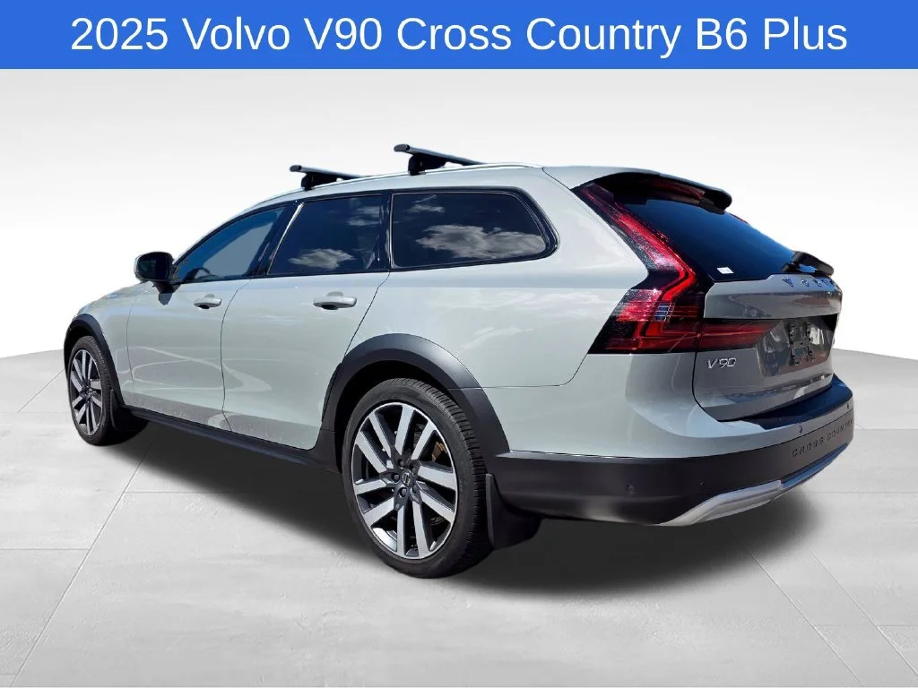 Used 2025 Gray Volvo Plus, B6 AWD Gas (mild hybrid) image 6