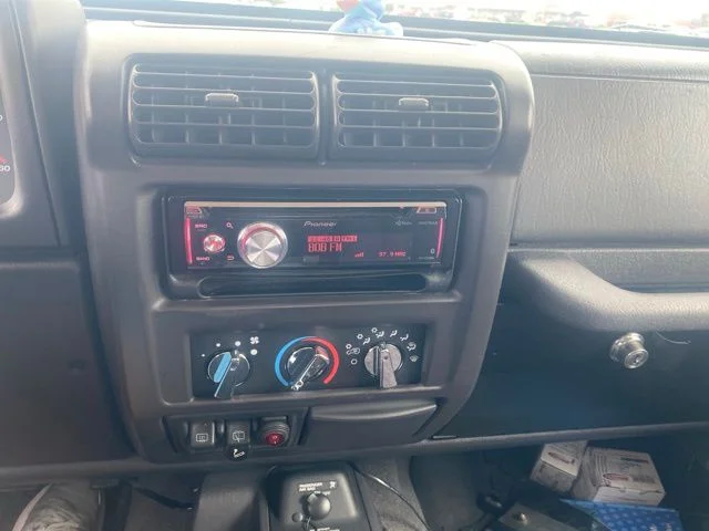 Used 2002 Blue Jeep SE image 17