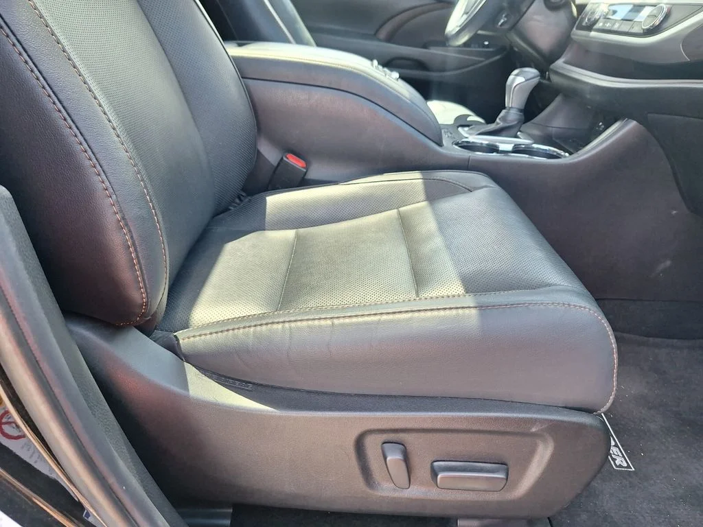 Used 2019 Black Toyota Limited image 27