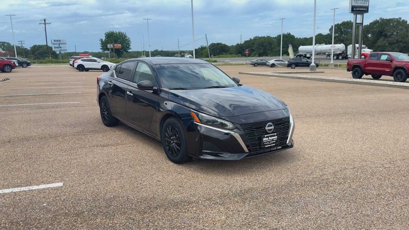 Used 2025 Super Black Nissan S image 2