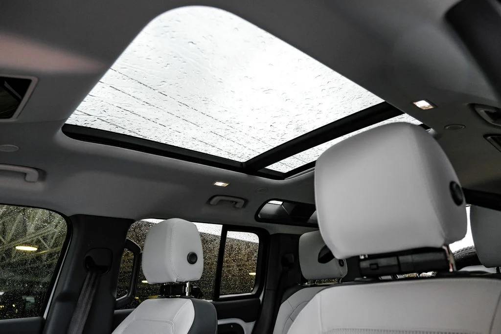 New 2026 Borasco Grey Metallic Land Rover S image 4