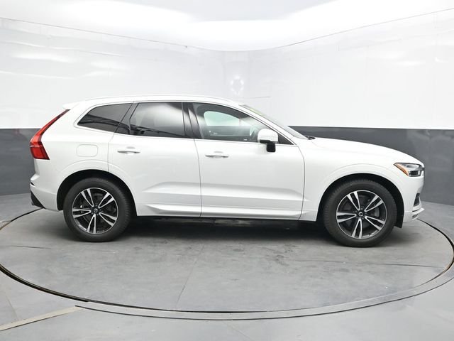 Used 2021 White Volvo T6 Momentum image 9