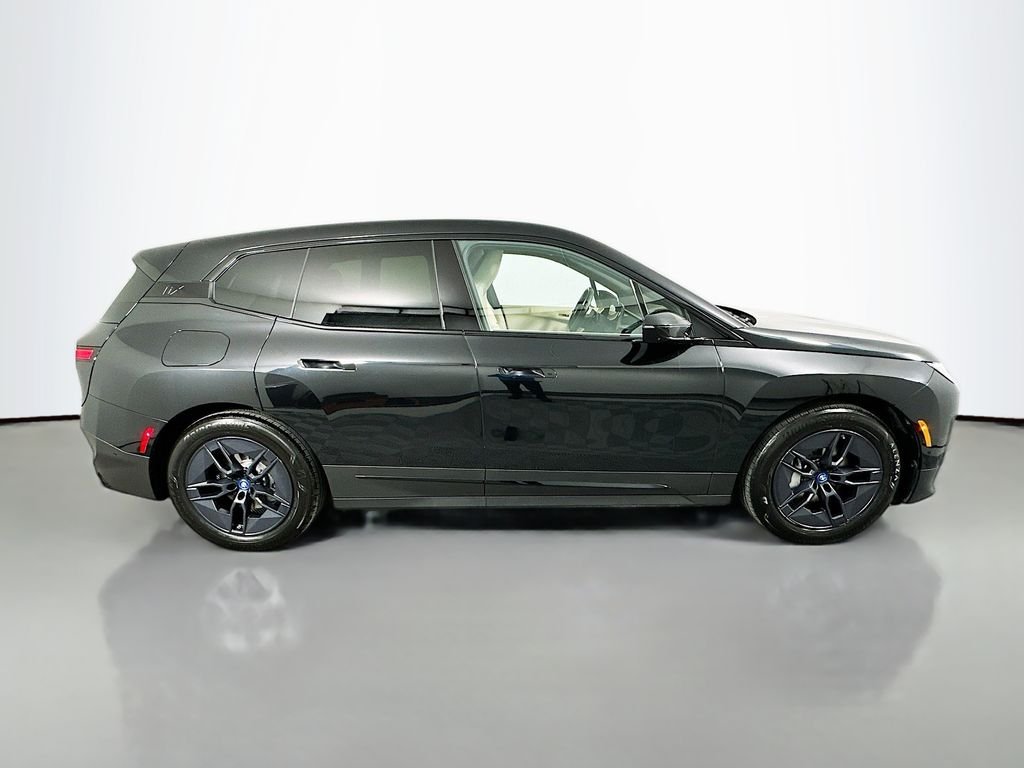 Certified Used 2023 Black Sapphire Metallic BMW xDrive50 image 4