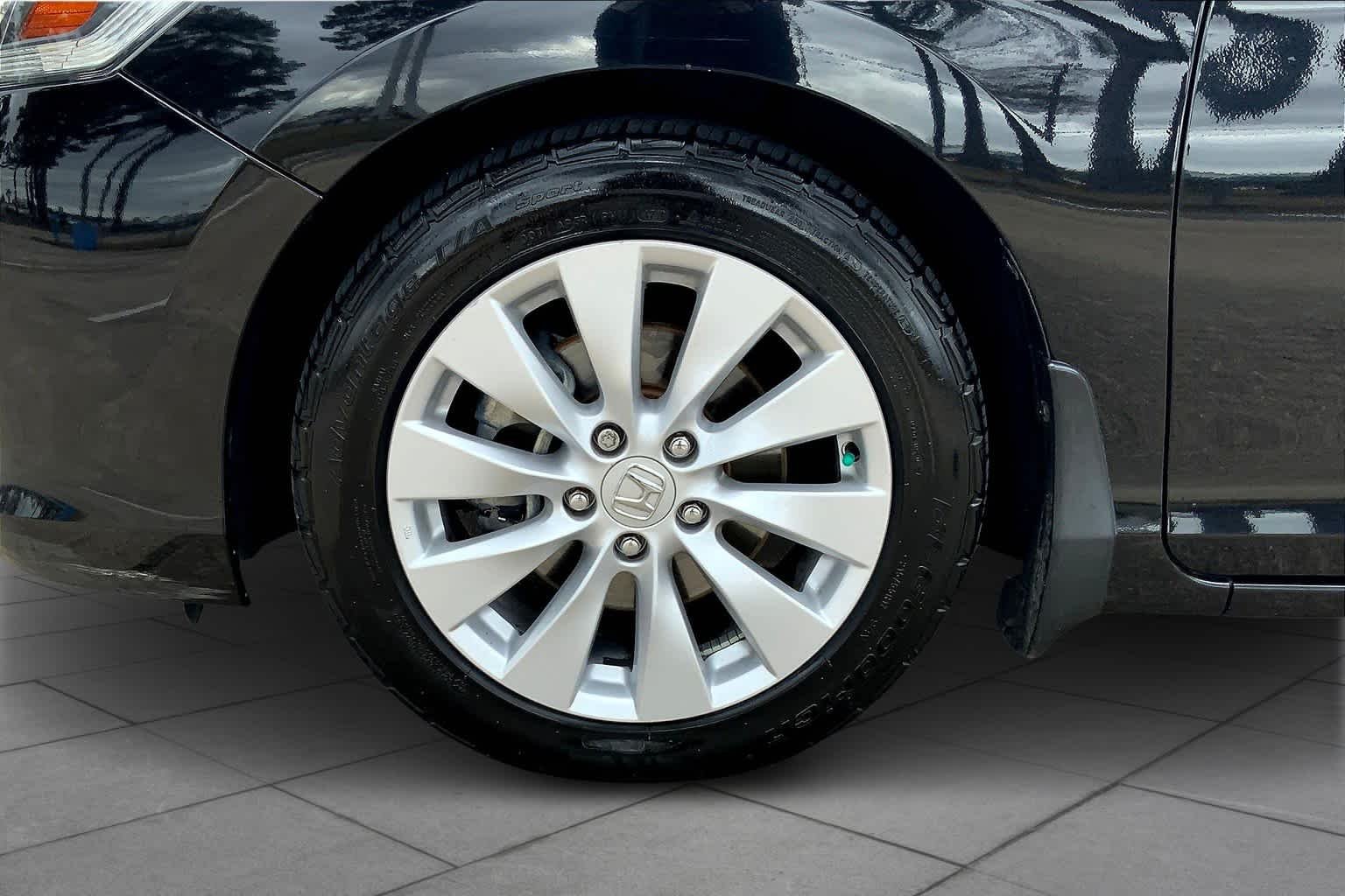 Used 2014 Crystal Black Pearl Honda EX-L image 9