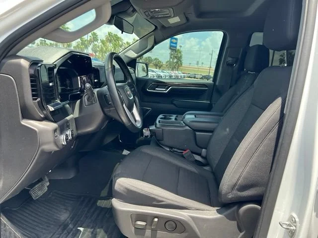Used 2024 Summit White GMC Elevation image 12