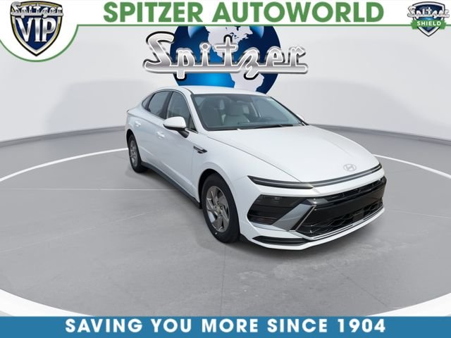 New 2026 White Hyundai SE image 28