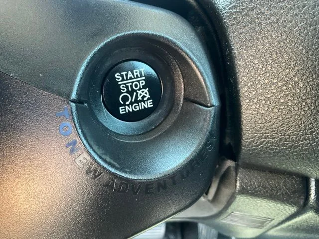 Used 2016 Black Jeep Latitude image 12