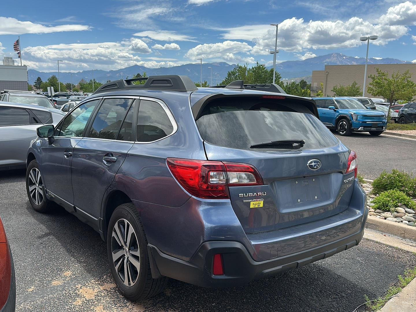 Used 2018 Twilight Blue Metallic Subaru Limited image 5