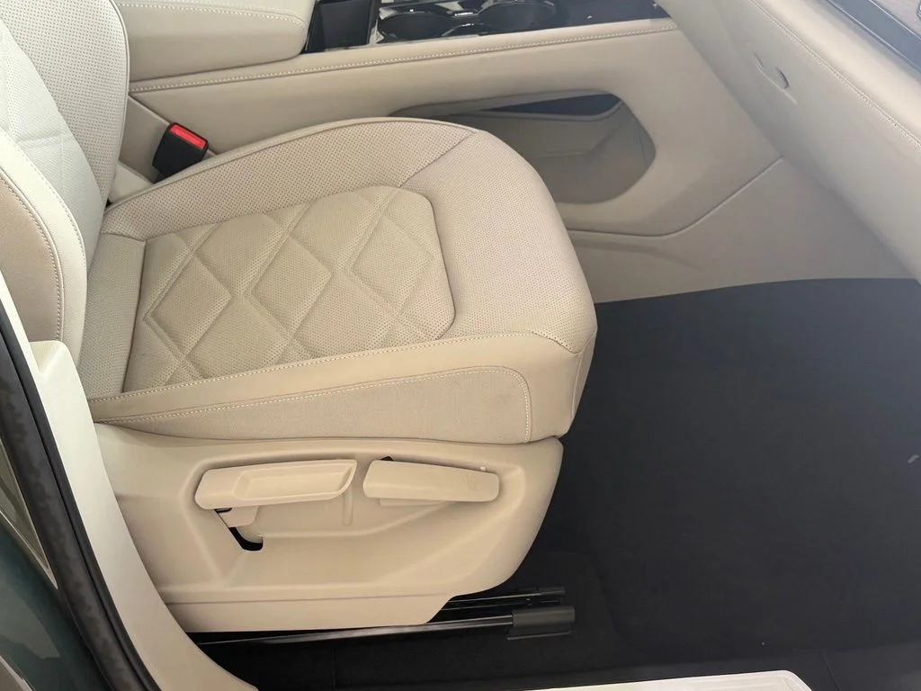2026 Volkswagen Atlas SE w/Tech - Photo 44