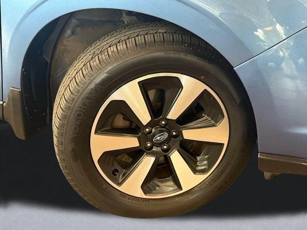 Used 2017 Blue Subaru 2.5i Premium image 19