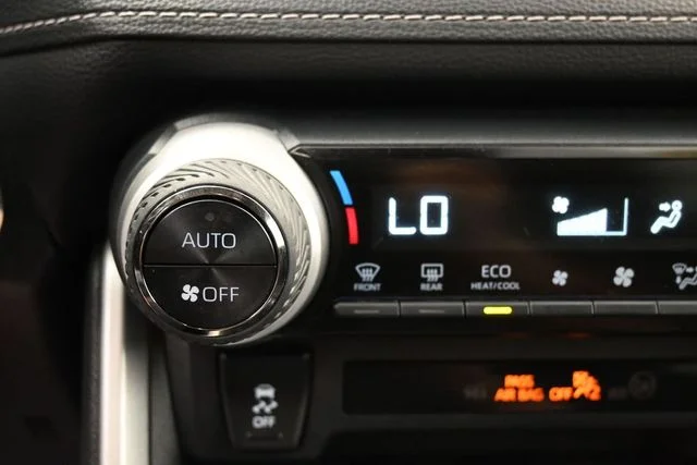 Used 2025 White Toyota XLE image 22