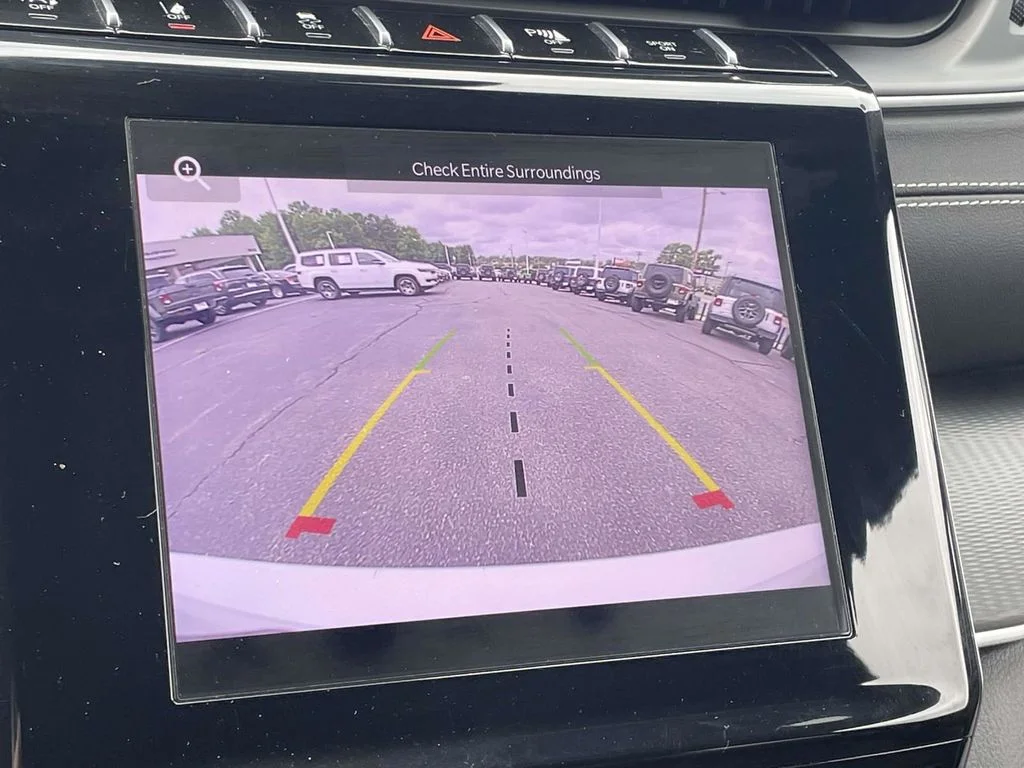 Used 2023 White Jeep Altitude image 36