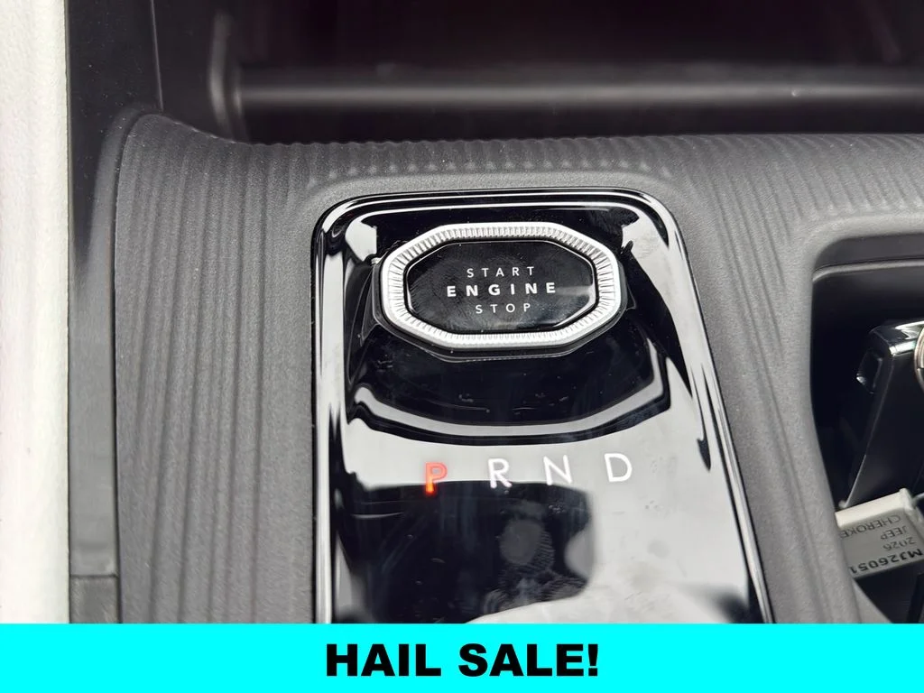 New 2026 Bright White Clear-Coat Exterior Paint Jeep Overland image 21