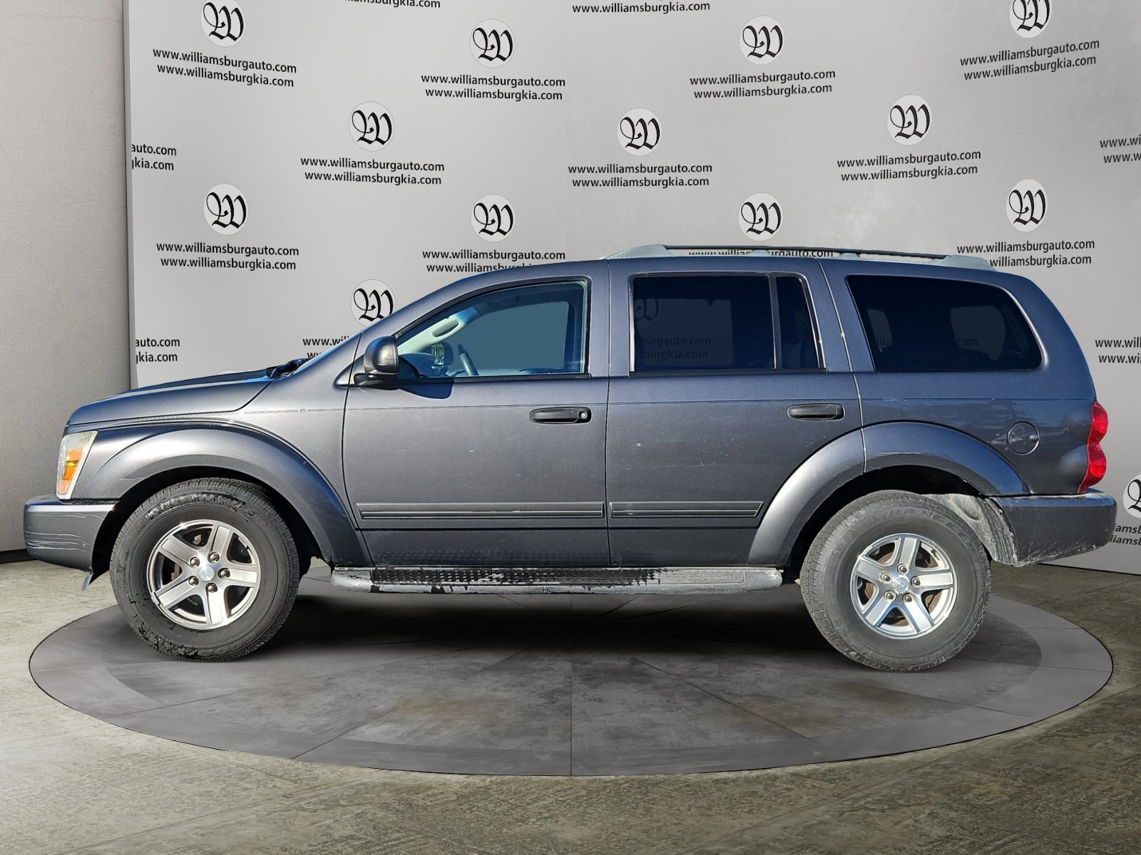 Used 2004 Dodge Durango SLT with VIN 1D4HB48DX4F183196 for sale in Williamsburg, VA