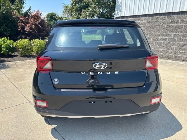 New 2026 Onyx Black Hyundai SE image 7