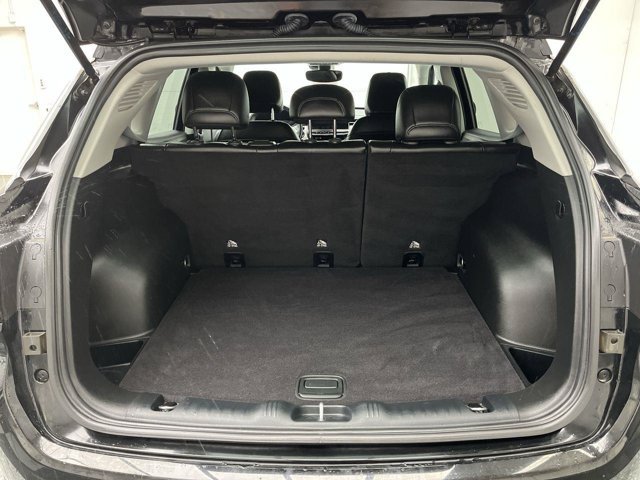 Used 2022 Diamond Black Crystal Pearlcoat Jeep Latitude Lux image 27