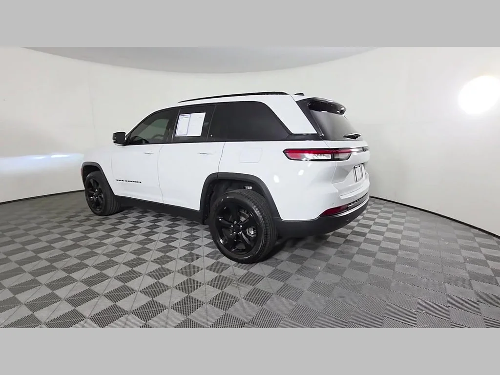 Used 2025 Bright White Clearcoat Jeep Limited image 44