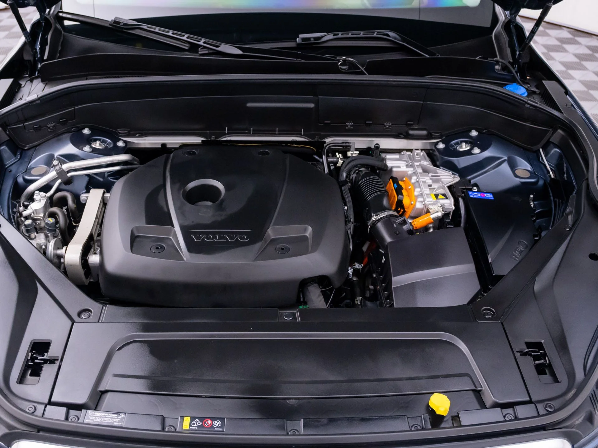Used 2025 Blue Volvo T8 Ultra image 31