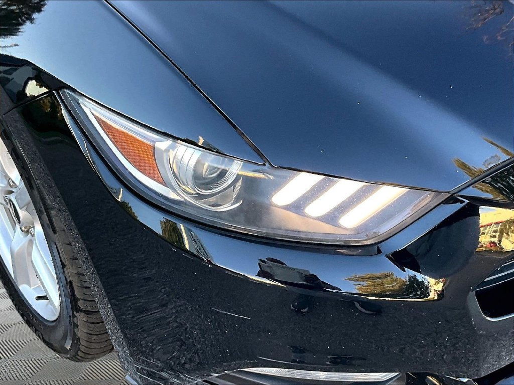 Used 2015 Black Ford V6 image 31