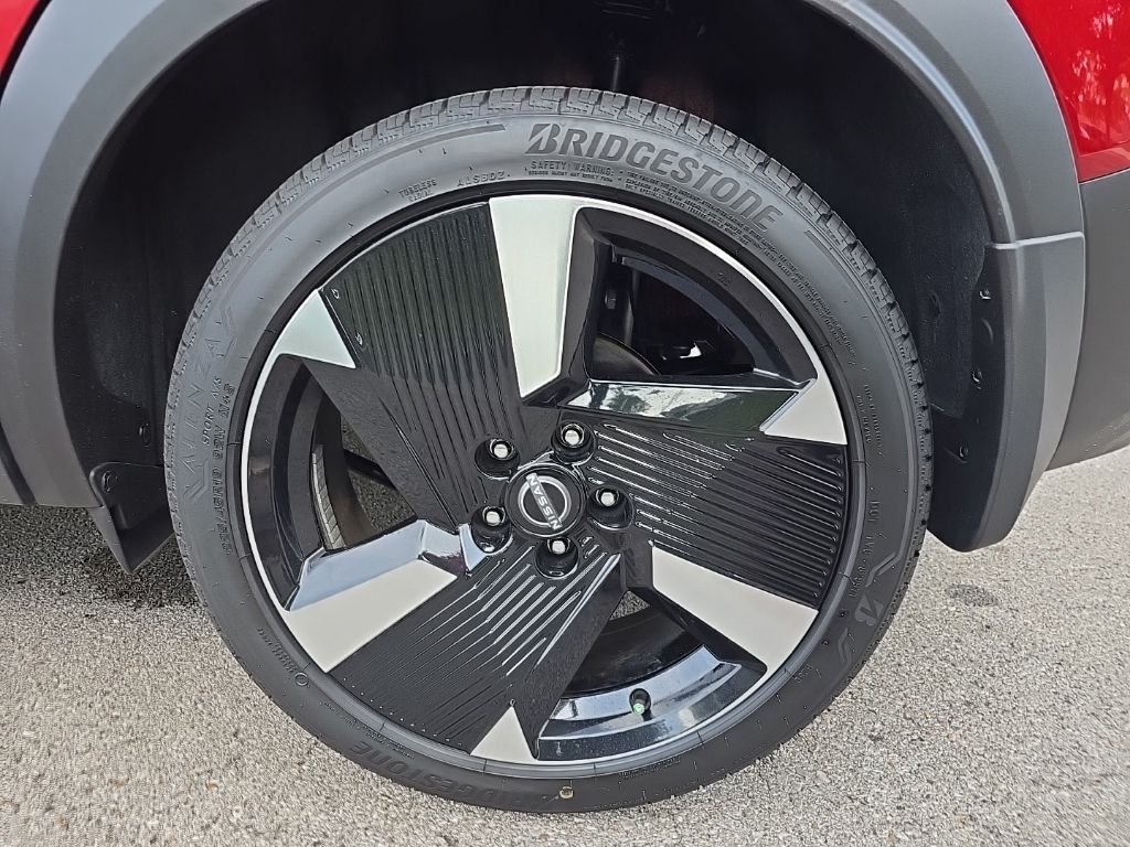 Certified Used 2025 Red Nissan SR image 12